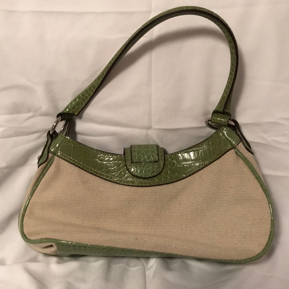 New Handbag - Picture 2 of 4
